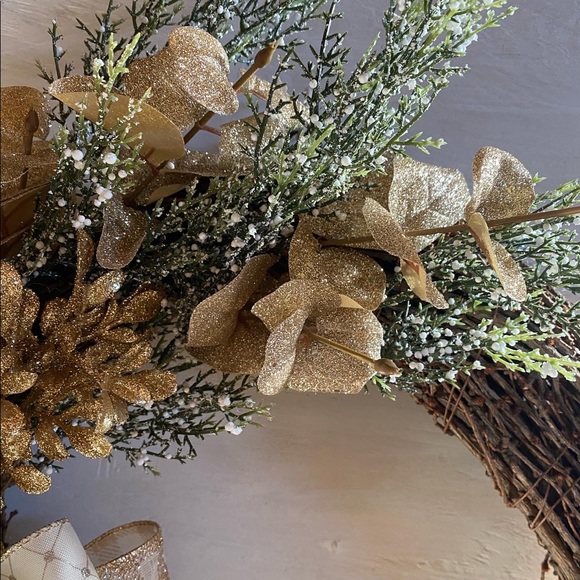 Gold/ cream grapevine wreath - Picture 4 of 7